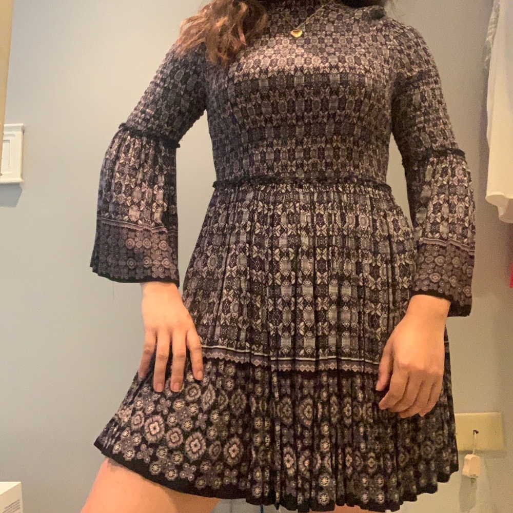forever 21 PLEATED DRESS - Picture 2 of 4